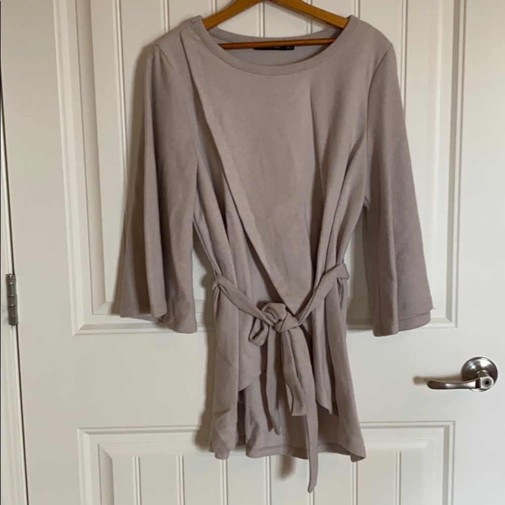 🟢3 for $10🟢 3/4 sleeve wrap sweater